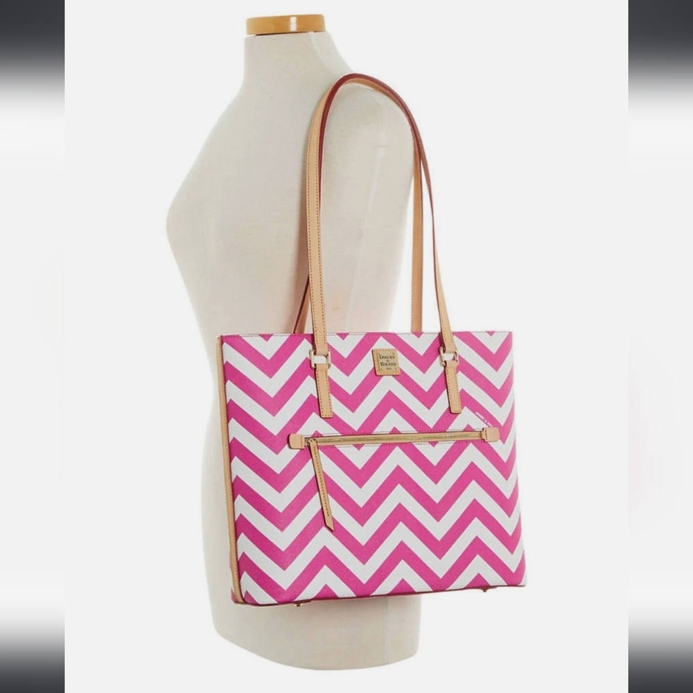 NWT Dooney & Bourke Large Shopper Tote W/ Zipper Closure: Fuchsia/White Chevron - Picture 9 of 11